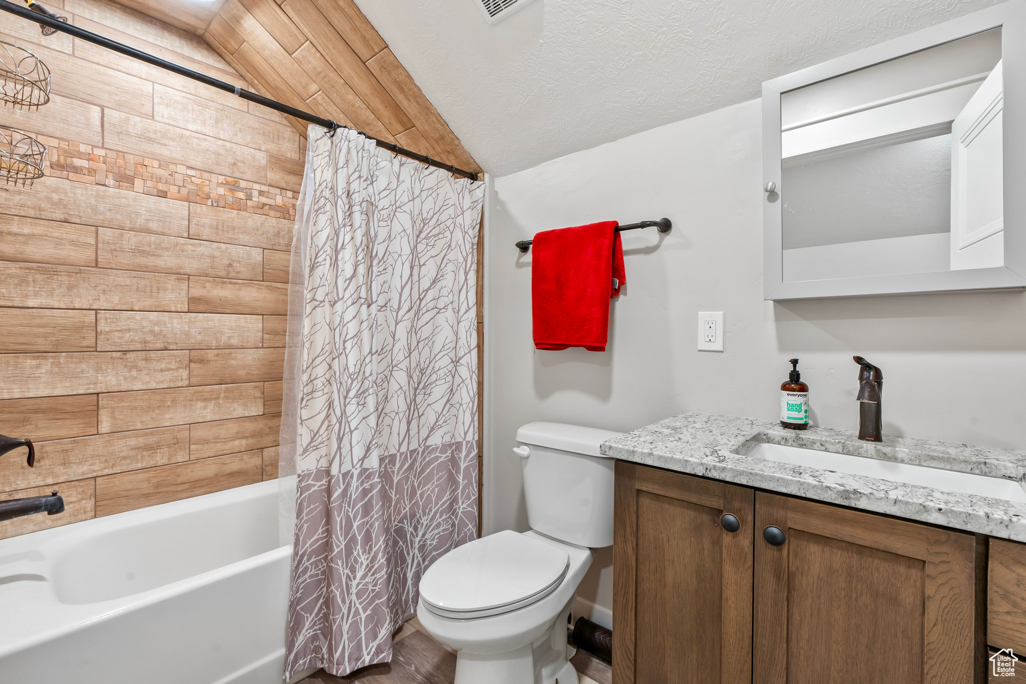 EAGLES LANDING - Residential