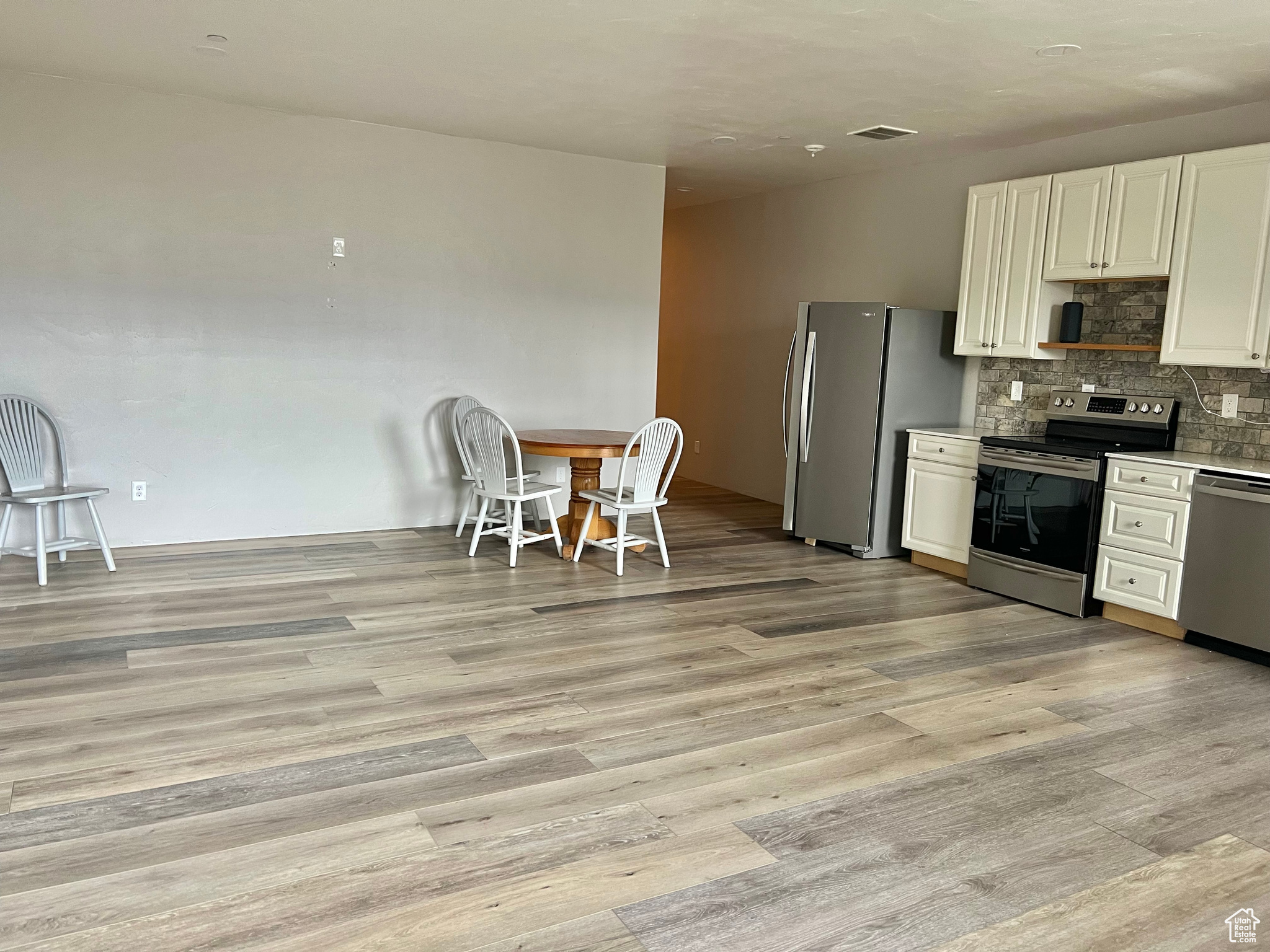 EAGLES LANDING - Residential