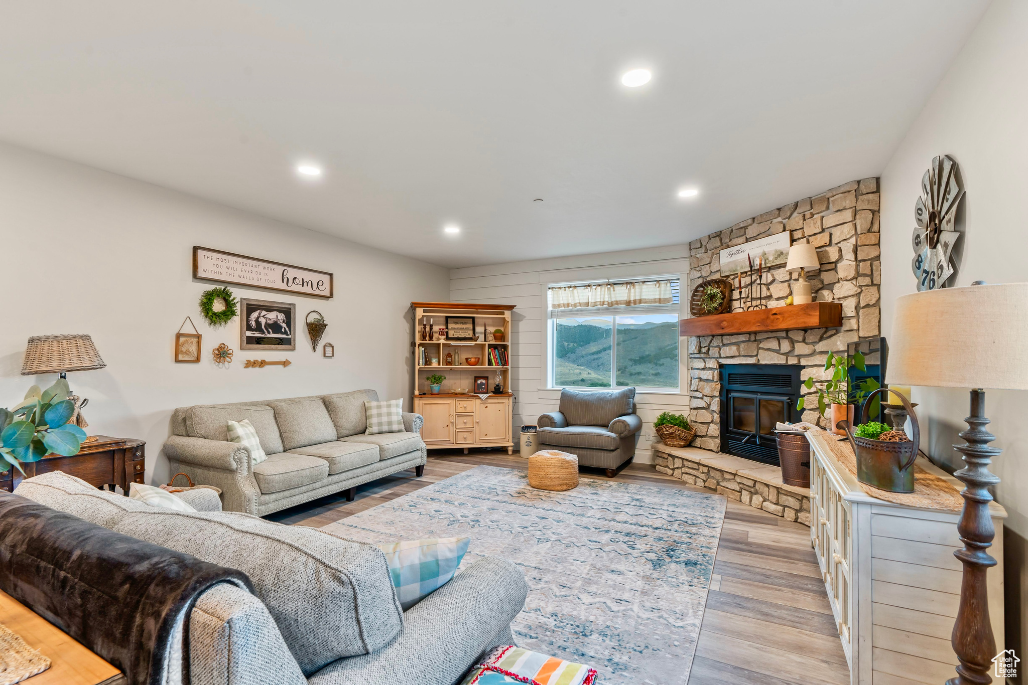 EAGLES LANDING - Residential