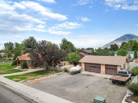 Tiny photo for 615 E MAPLE ST, Mapleton, UT 84664 (MLS # 2175646)