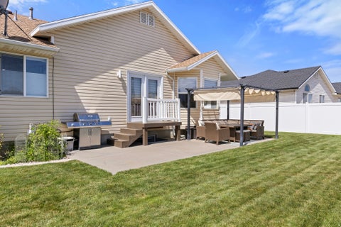 Tiny photo for 1295 BRIDGEVIEW DR, Layton, UT 84041 (MLS # 2173210)
