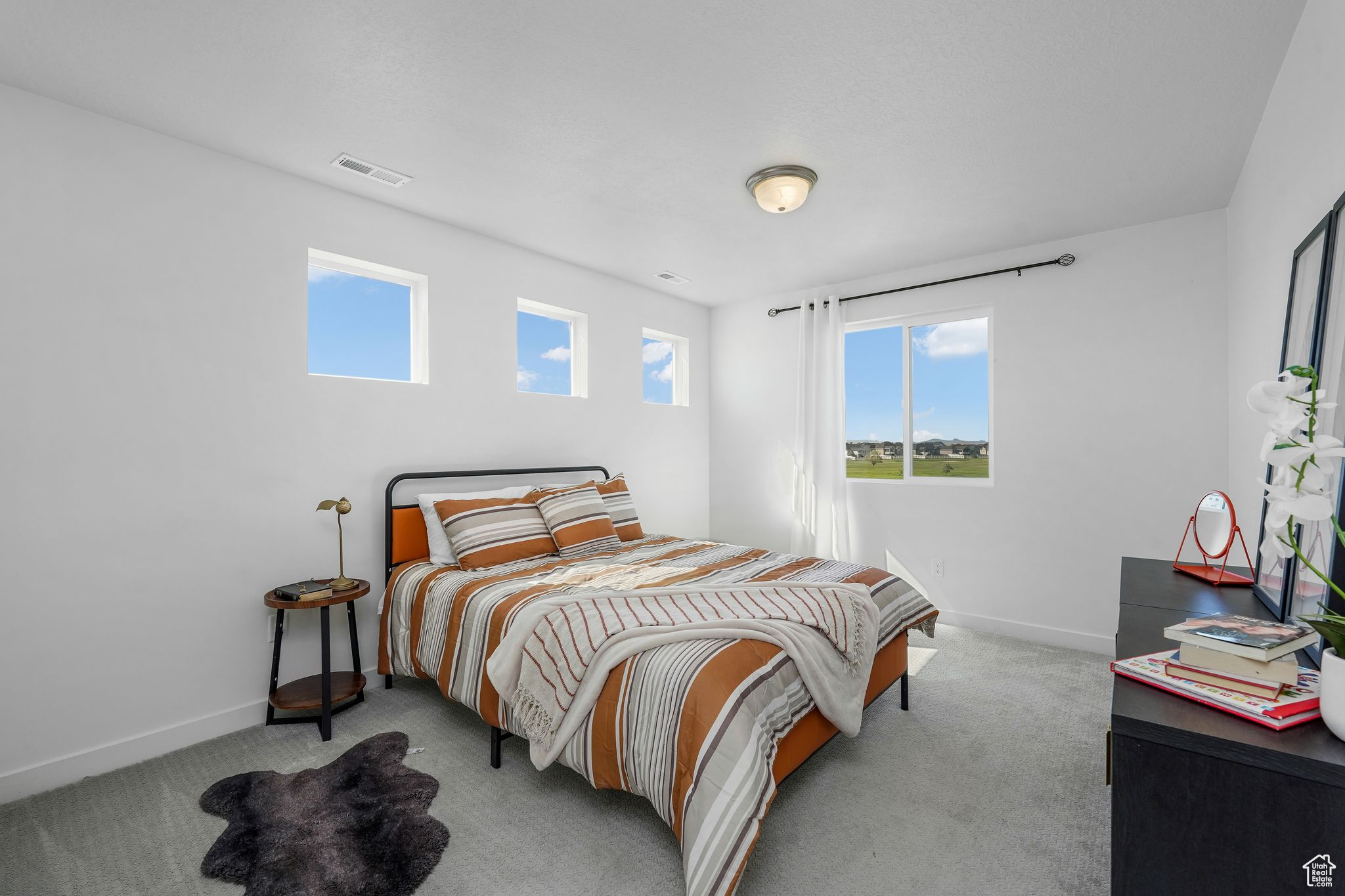 HALLS CROSSING - Residential