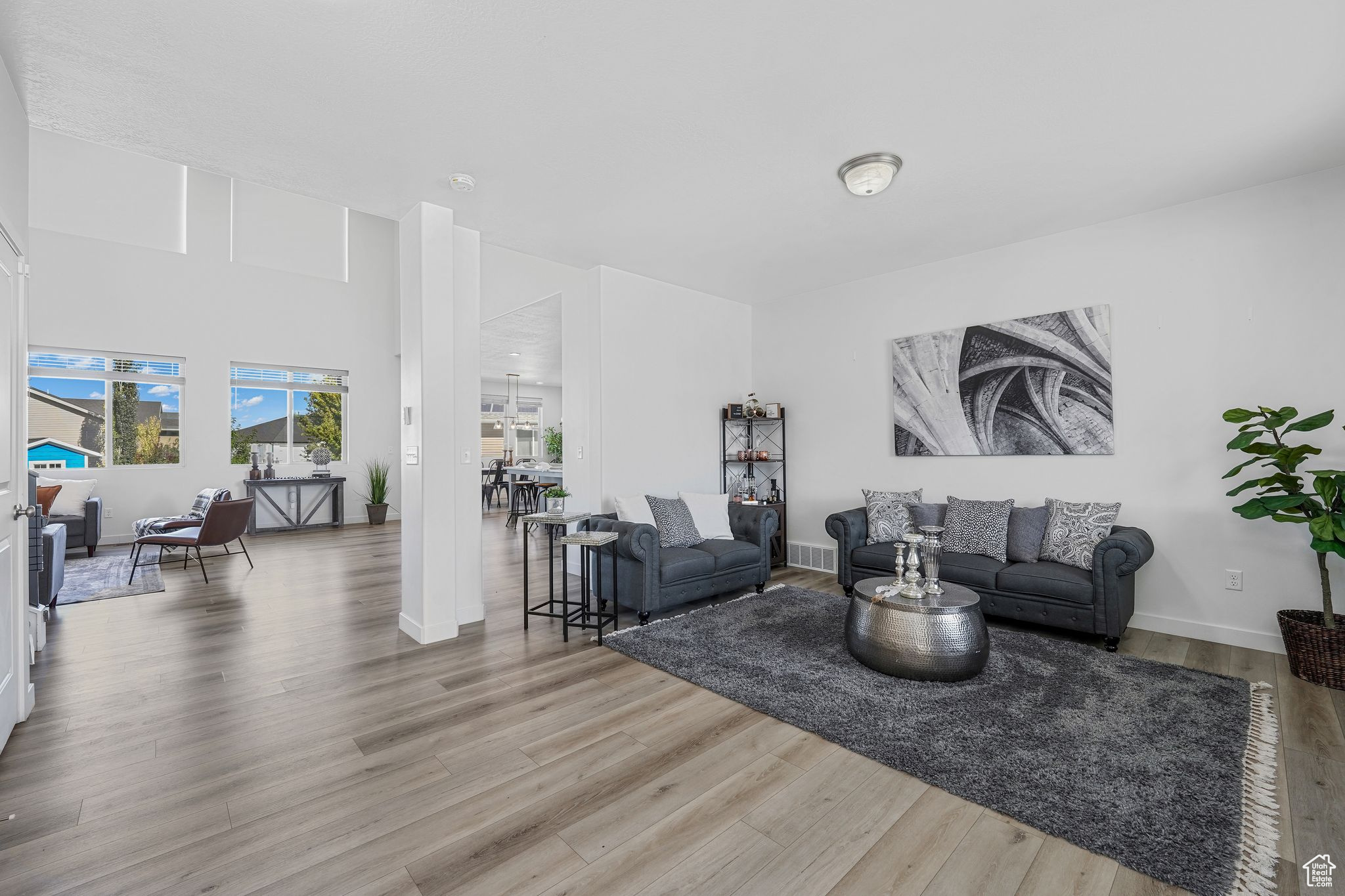 HALLS CROSSING - Residential