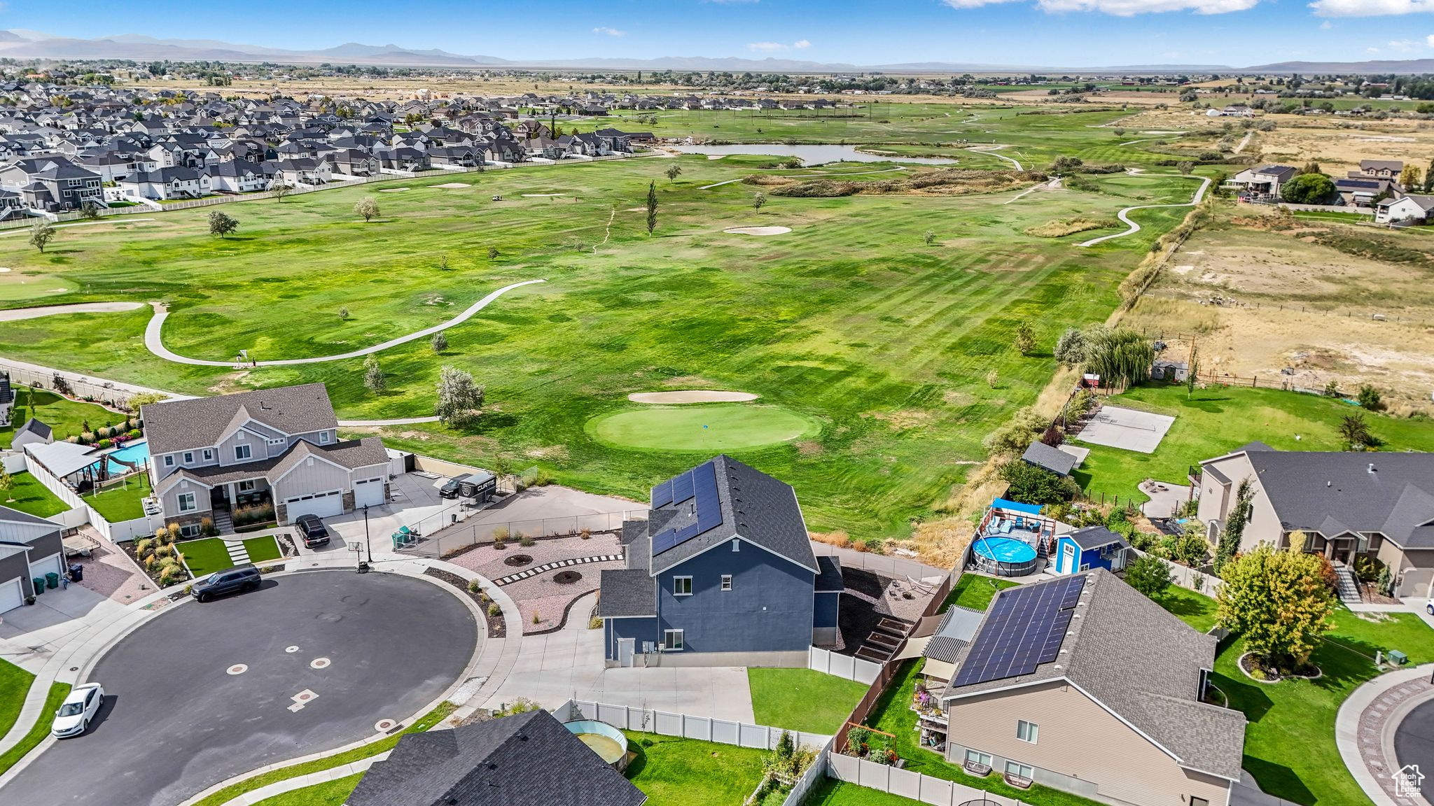 HALLS CROSSING - Residential