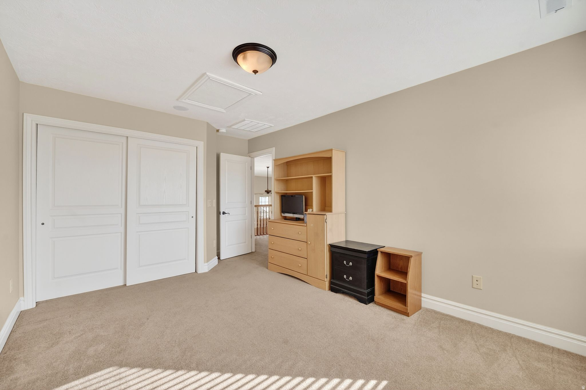 HUNTERS GROVE - Residential