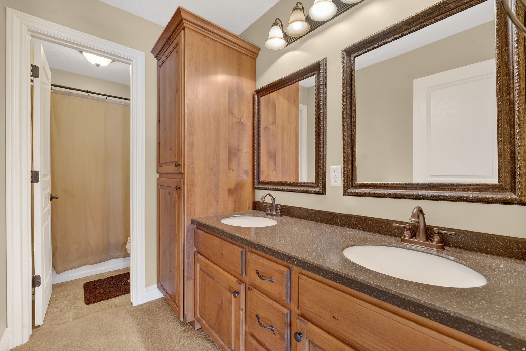 HUNTERS GROVE - Residential