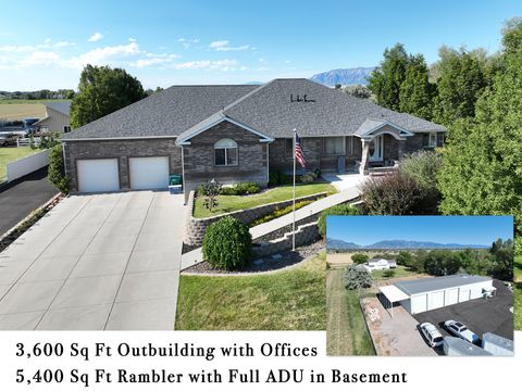 Photo of 5160 W 5725 S, Hooper, UT 84315 (MLS # 2098600)