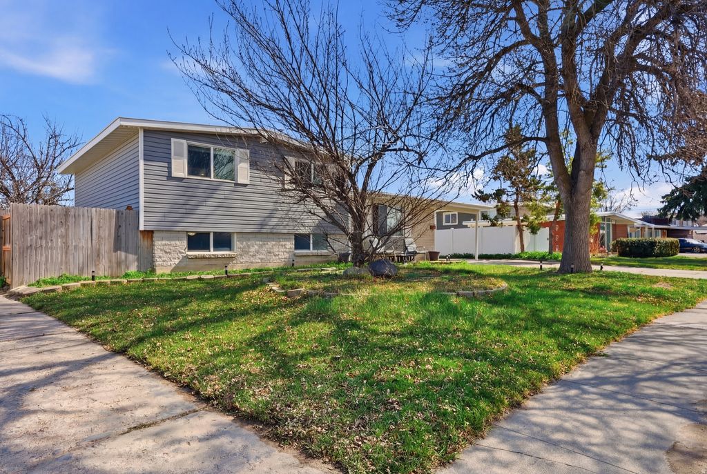 Photo of 5101 LEISURE LN, Taylorsville, UT 84129 (MLS # 2144110)