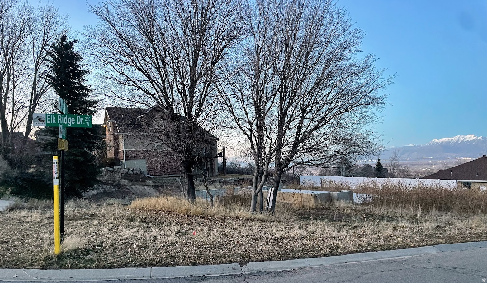 OAK BLUFF ESTATES - Land