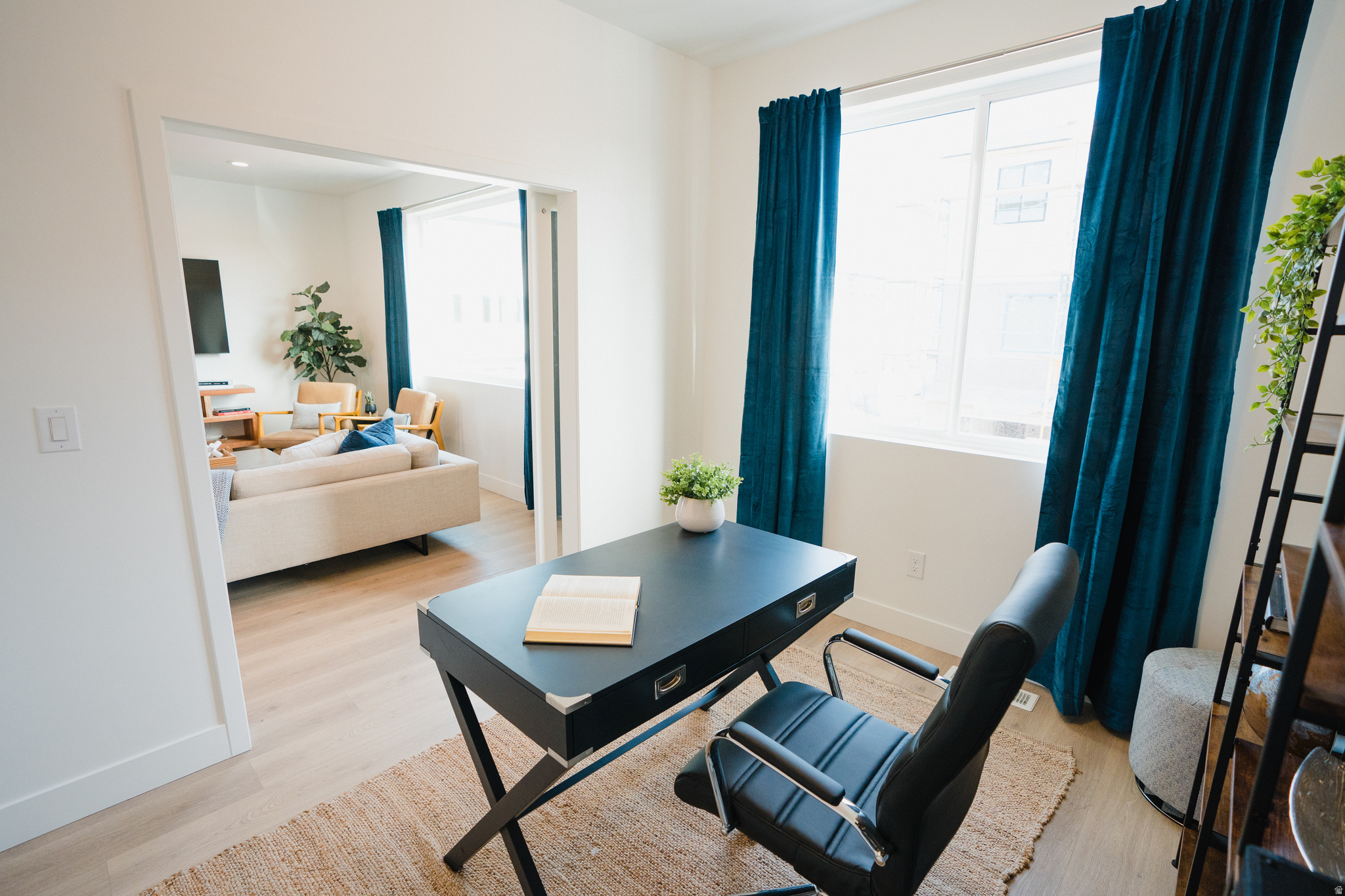 LAKESHORE LANDING - Residential