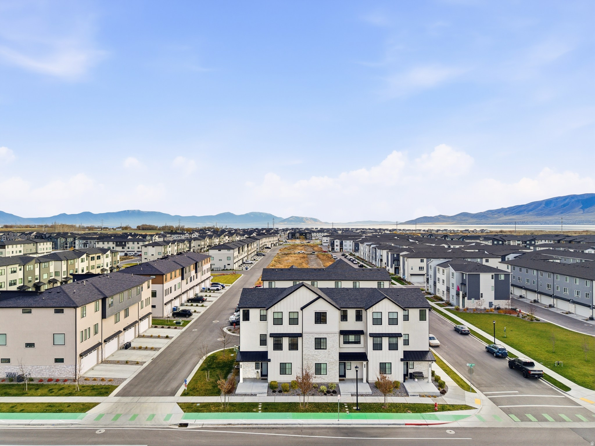 LAKESHORE LANDING - Residential