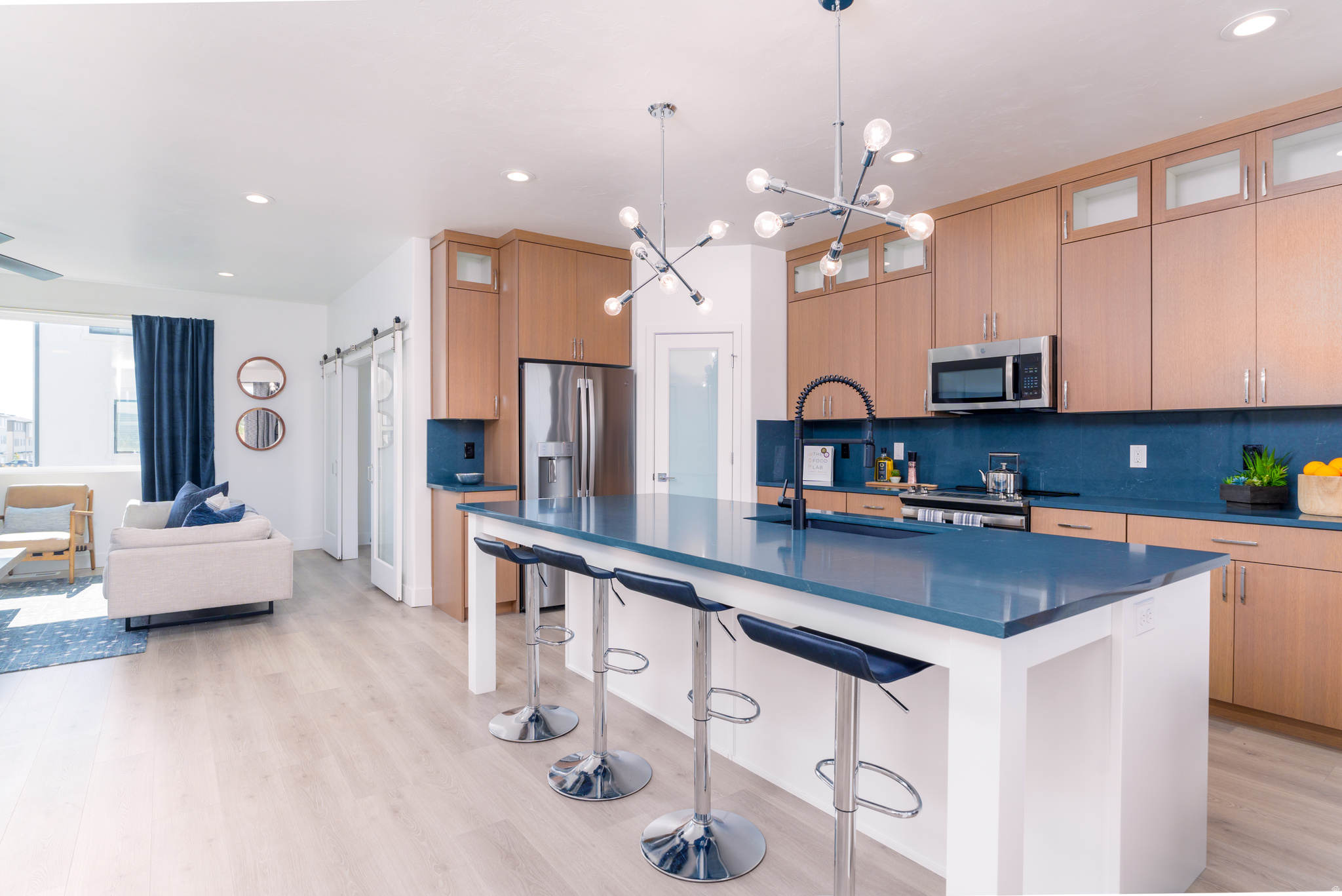 LAKESHORE LANDING - Residential