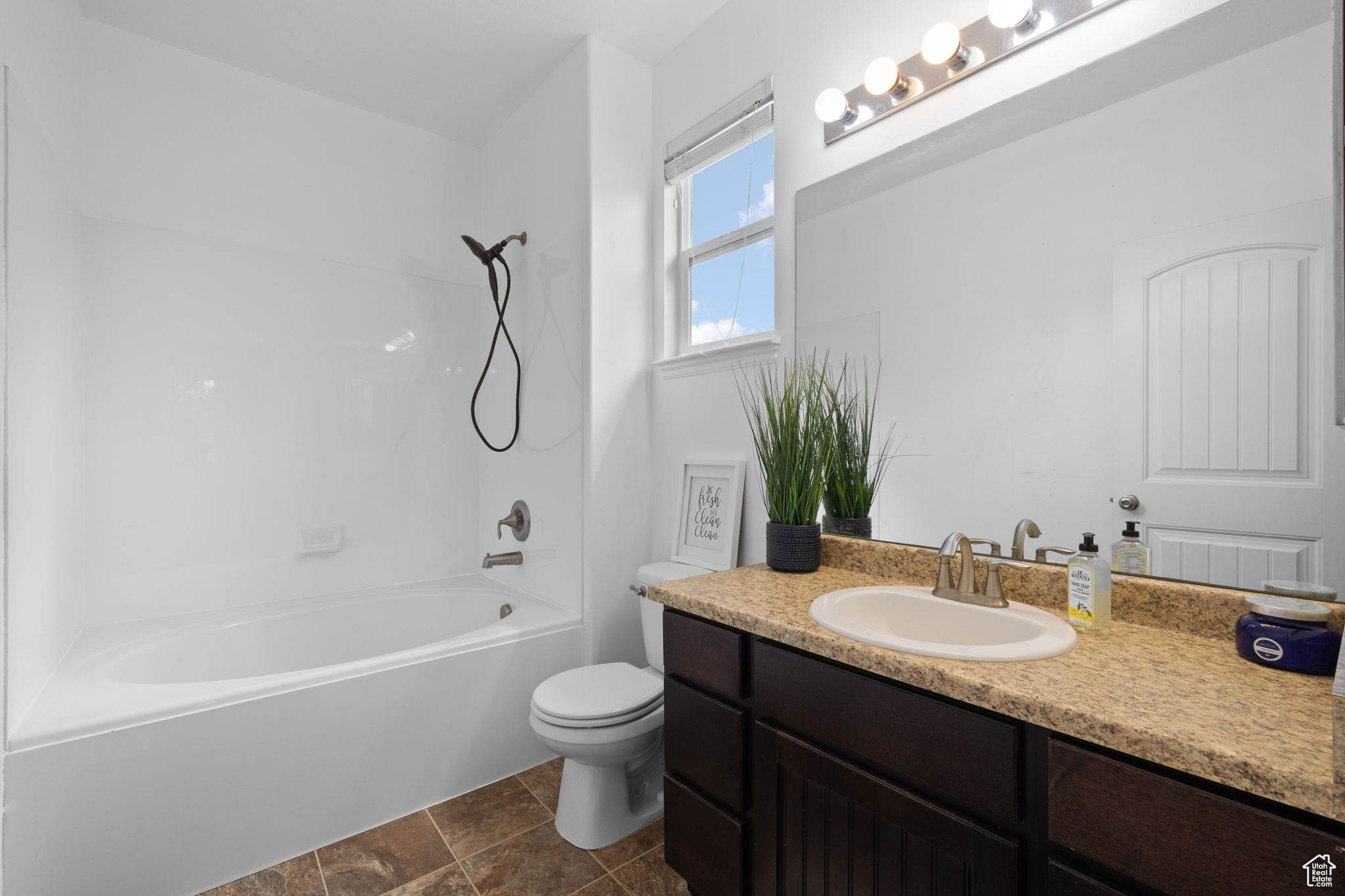 THANKSGIVING MEADOWS - Residential