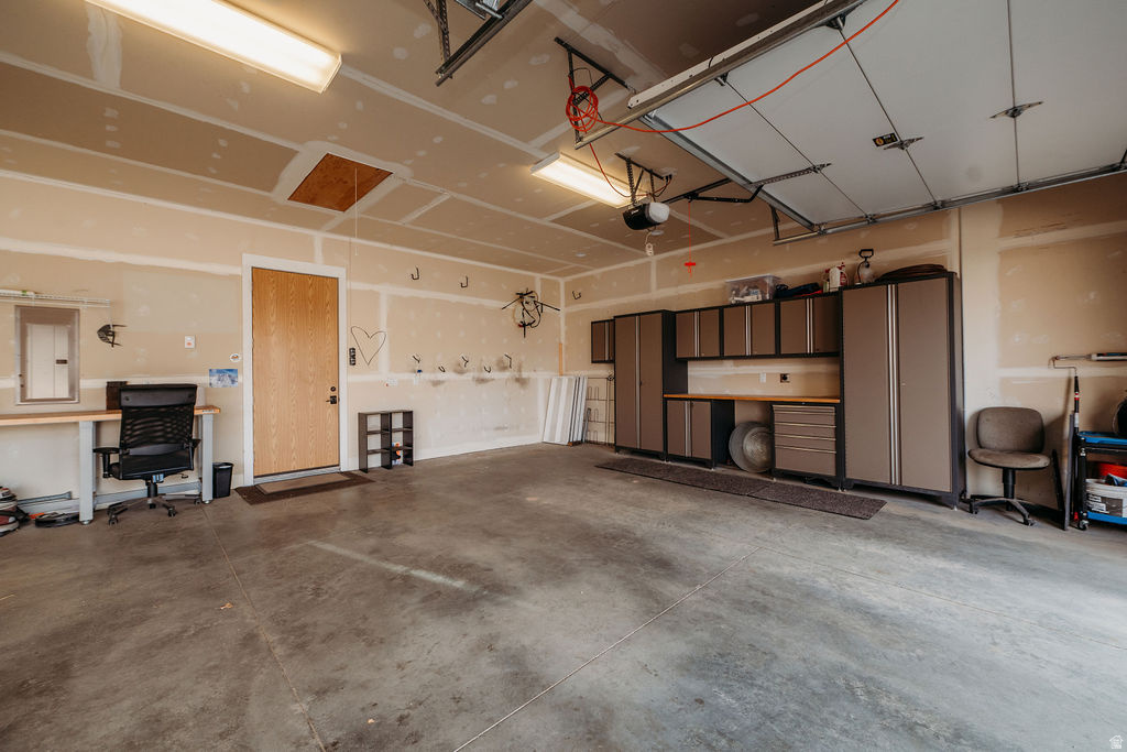 HIDDEN OAKS AT WOLF CREEK - Residential