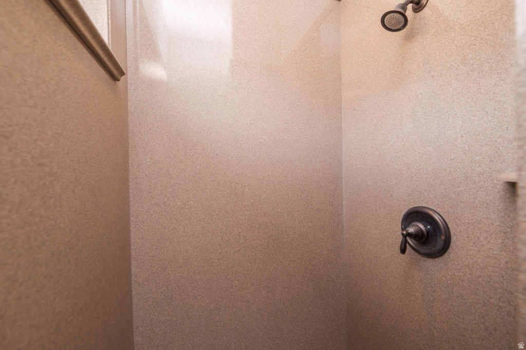 HIDDEN OAKS AT WOLF CREEK - Residential