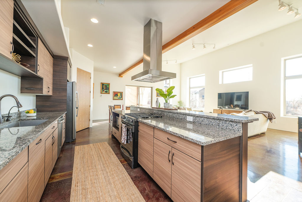 HIDDEN OAKS AT WOLF CREEK - Residential