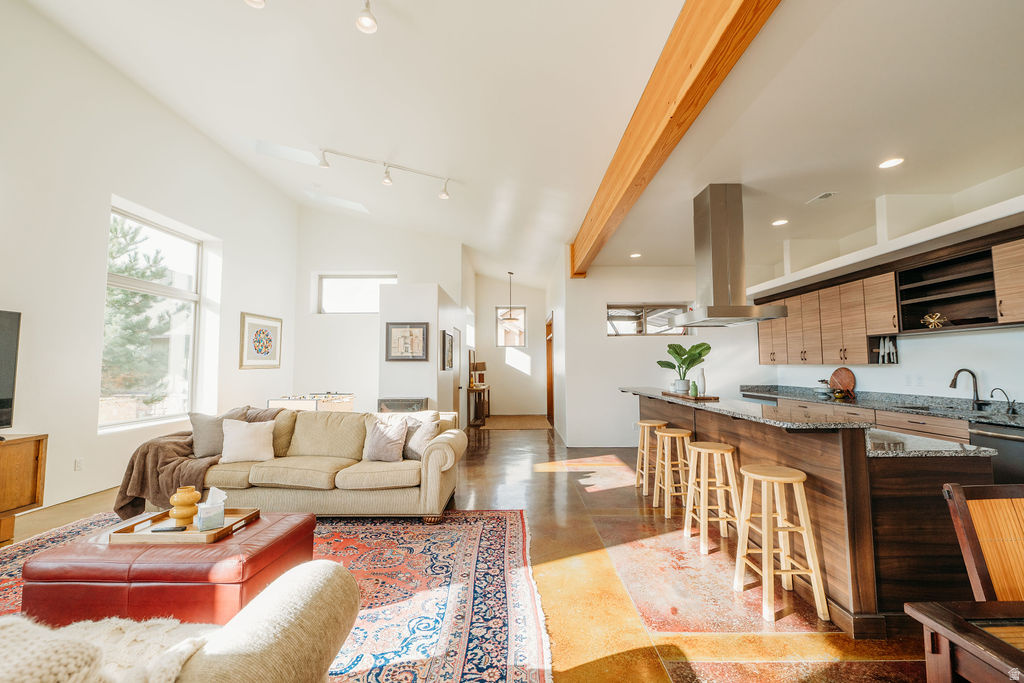 HIDDEN OAKS AT WOLF CREEK - Residential