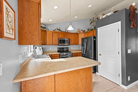 Tiny photo for 2146 E SHADOW DR S, Eagle Mountain, UT 84005 (MLS # 2140134)