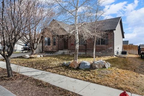 Tiny photo for 2146 E SHADOW DR S, Eagle Mountain, UT 84005 (MLS # 2140134)