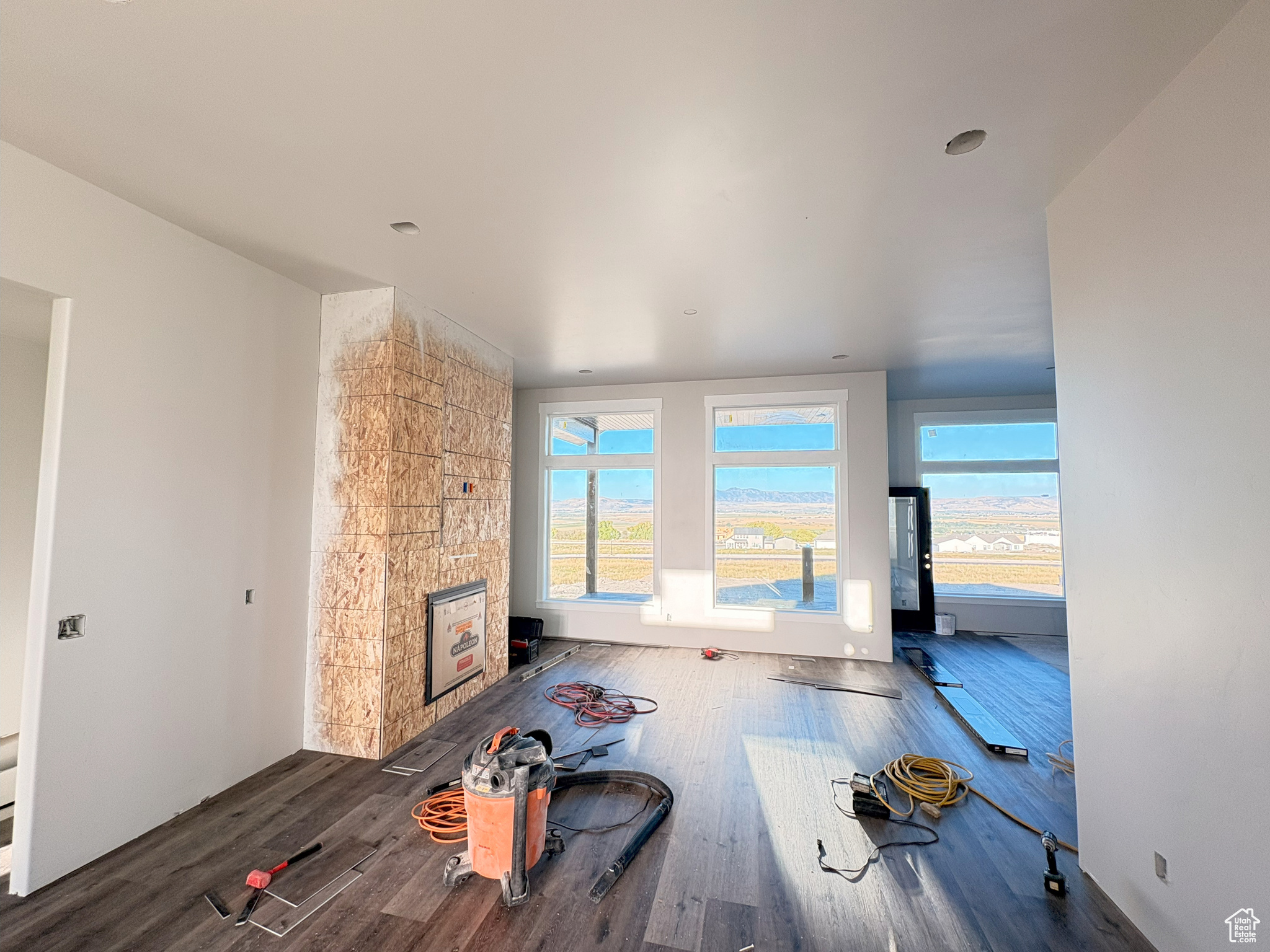KNOLLS SUBDIVISION PHASE 1 - Residential