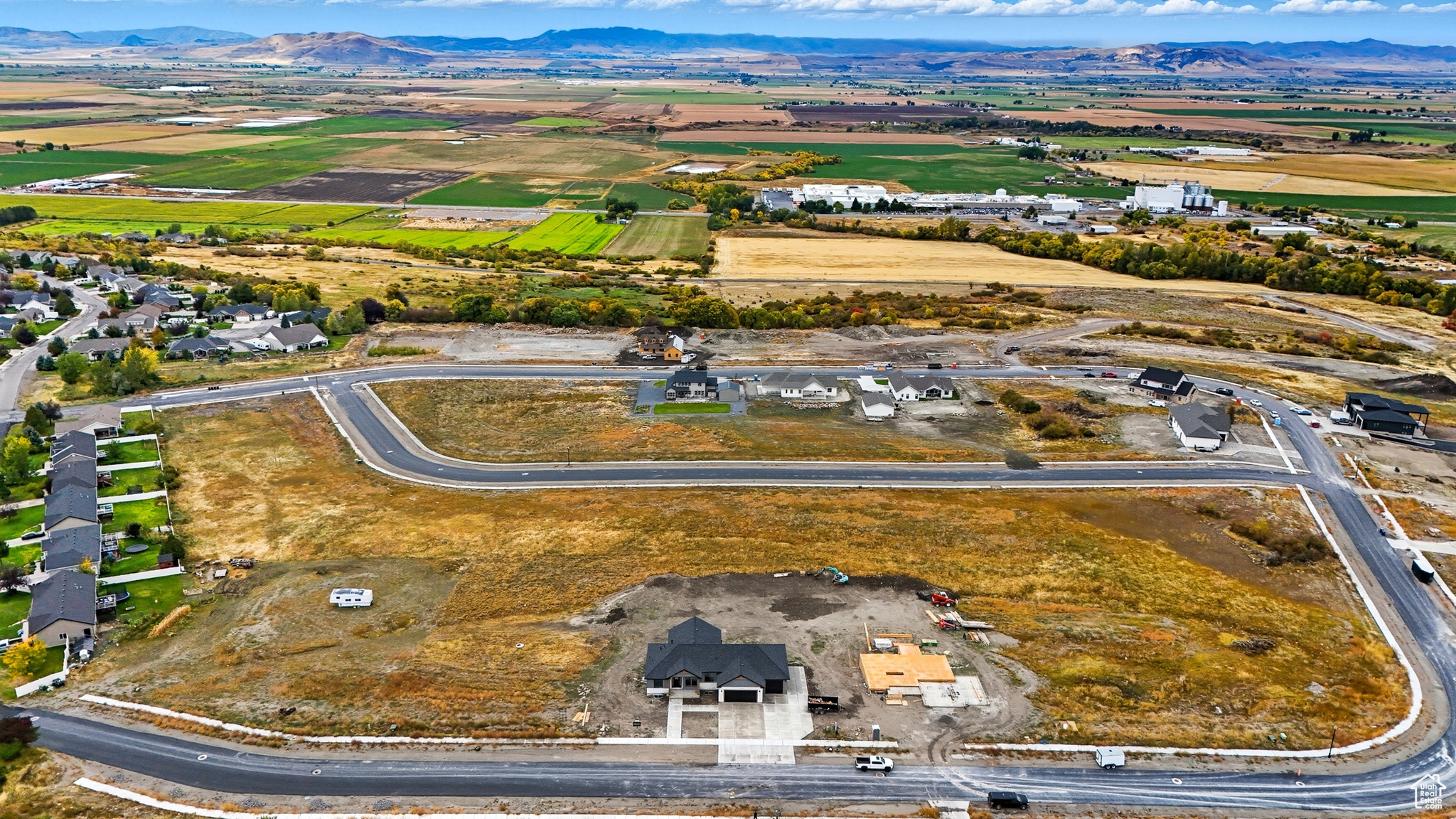 KNOLLS SUBDIVISION PHASE 1 - Residential