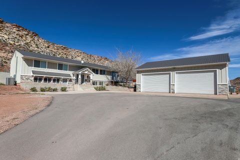 Photo of 422 W BUCKEYE REEF RD, Leeds, UT 84746 (MLS # 2134945)