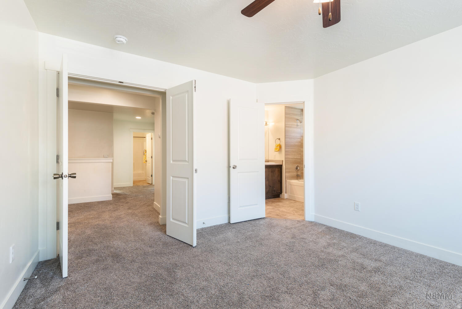 DESERT BLUFF AT DESERT CANYONS TOWNHOMES - Residential