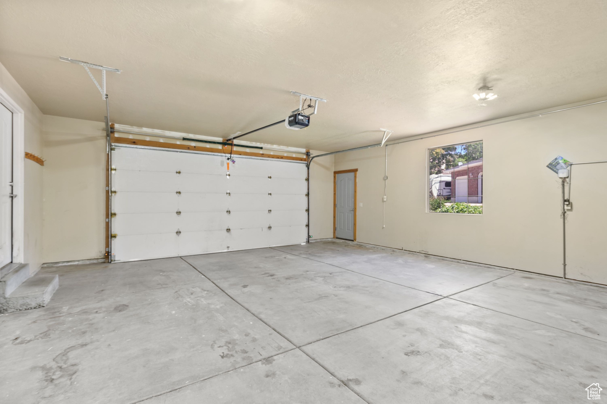 FOX CHASE - Residential
