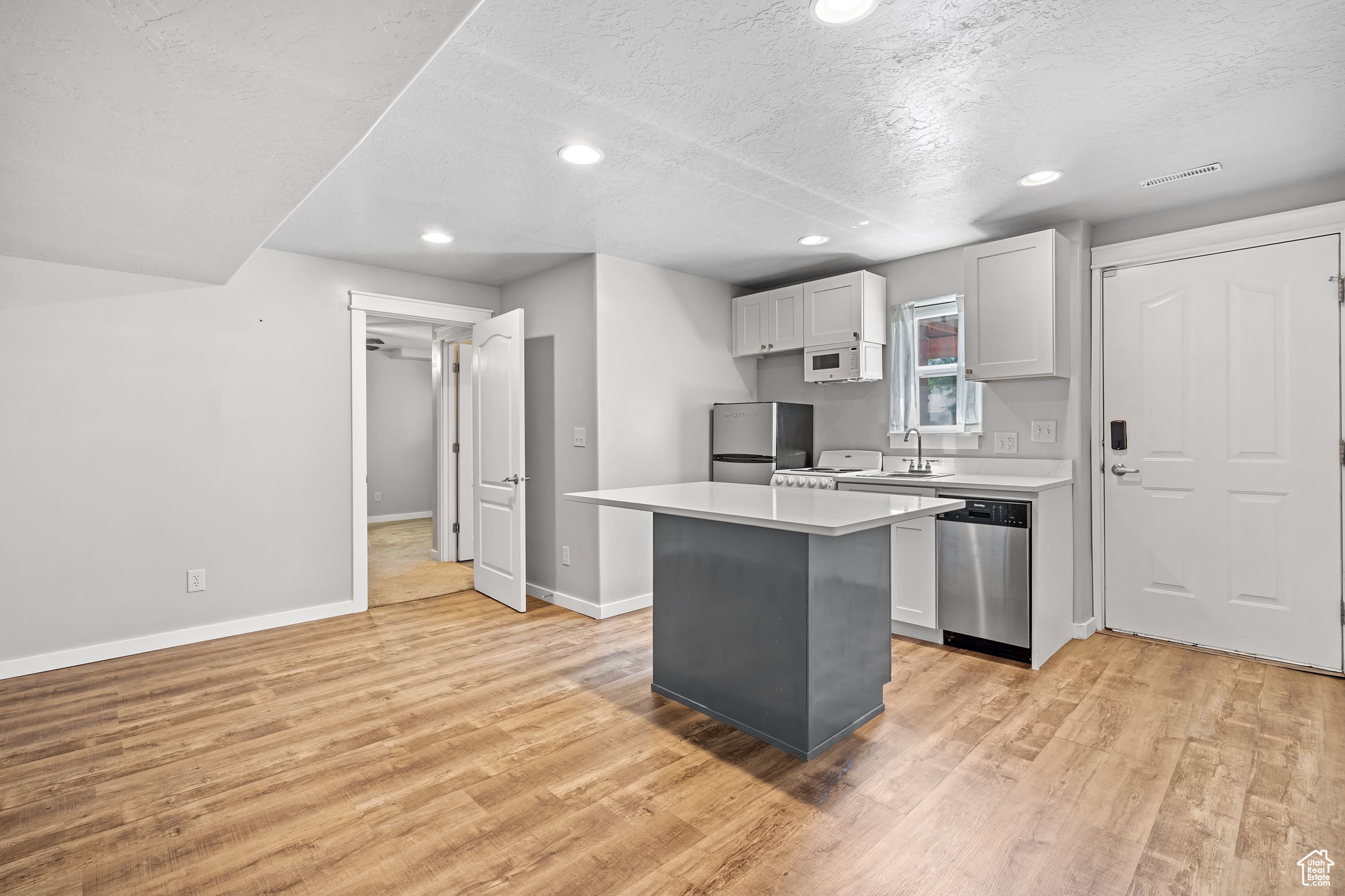 FOX CHASE - Residential