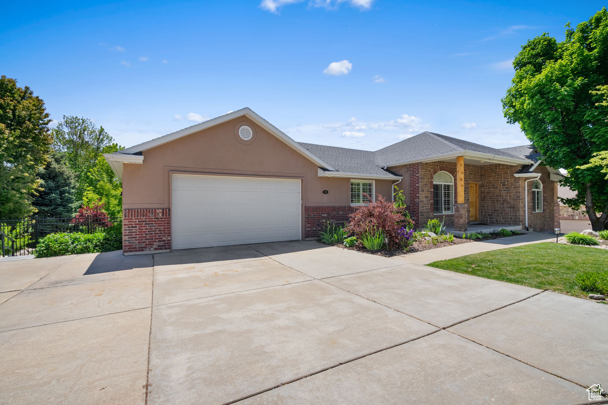 FOX CHASE - Residential