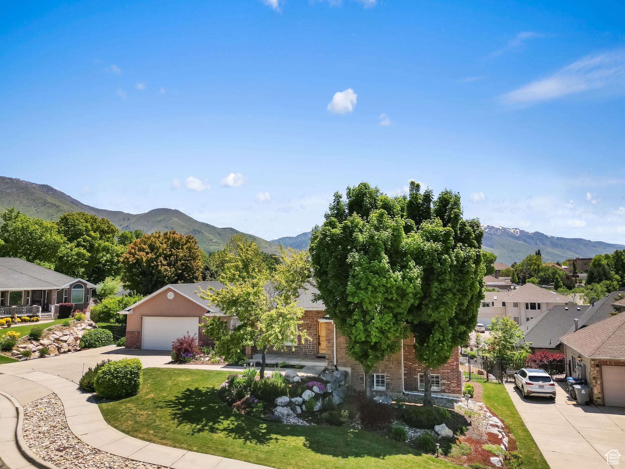 FOX CHASE - Residential