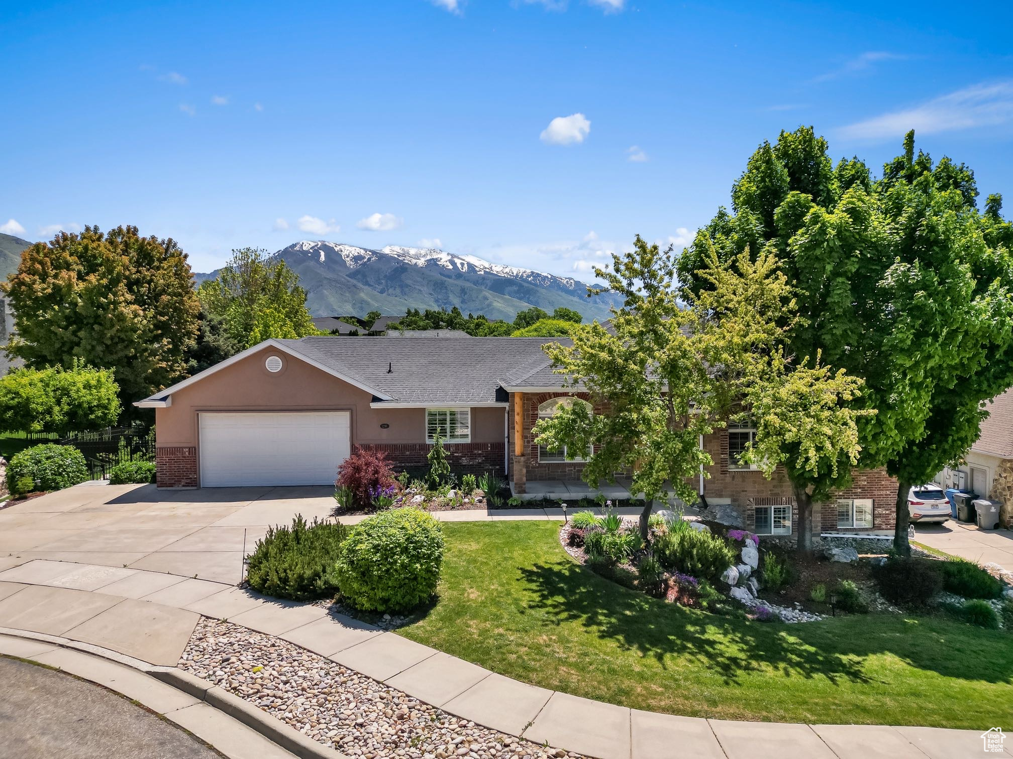 FOX CHASE - Residential