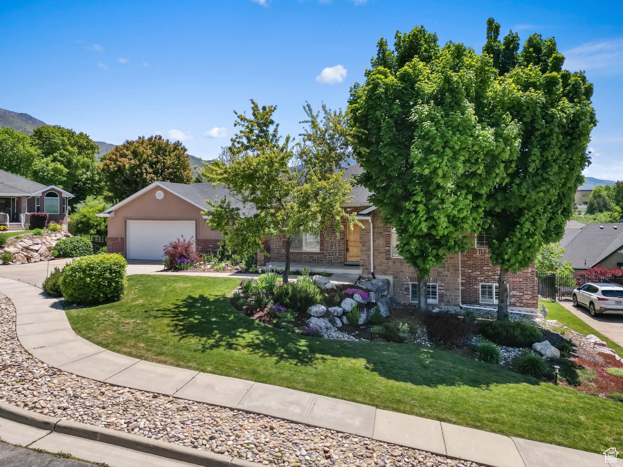 FOX CHASE - Residential