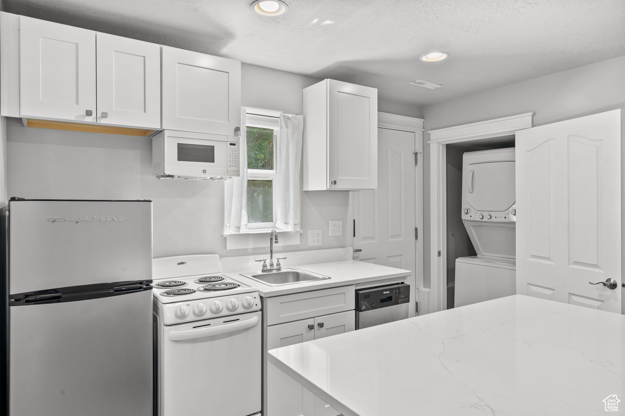 FOX CHASE - Residential