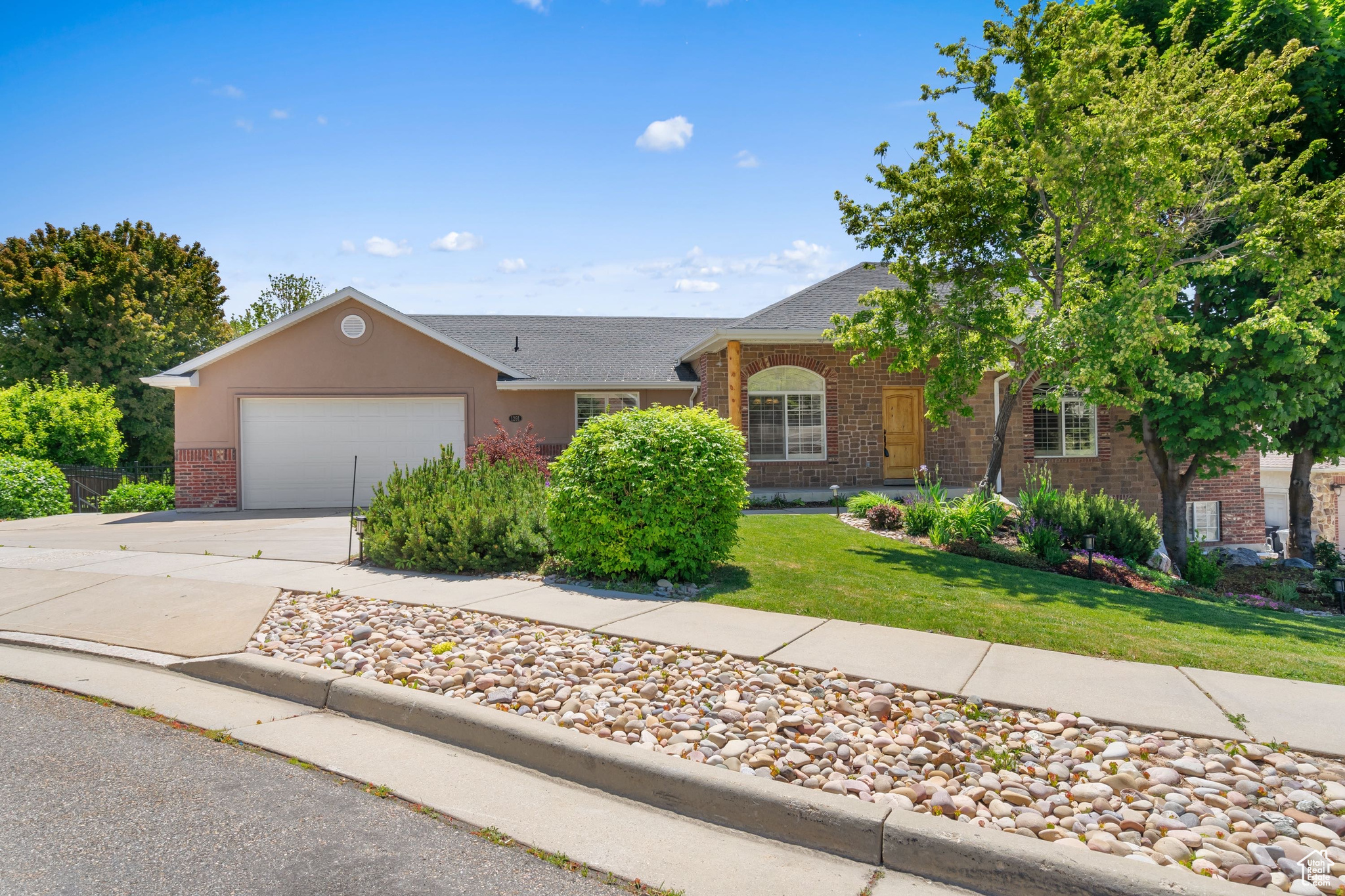 FOX CHASE - Residential