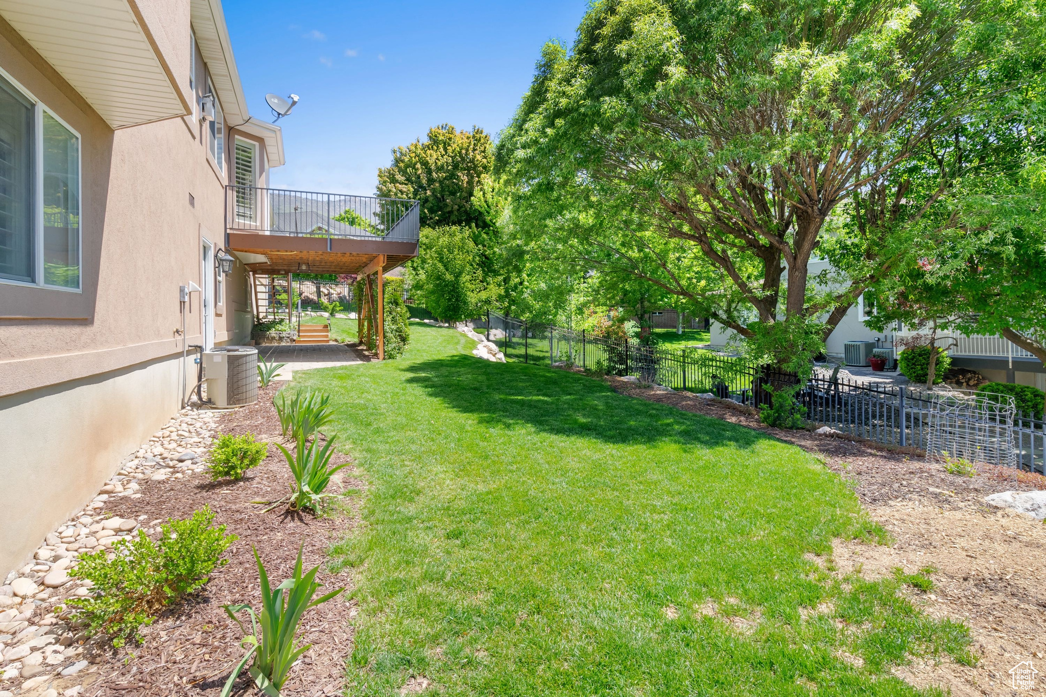 FOX CHASE - Residential