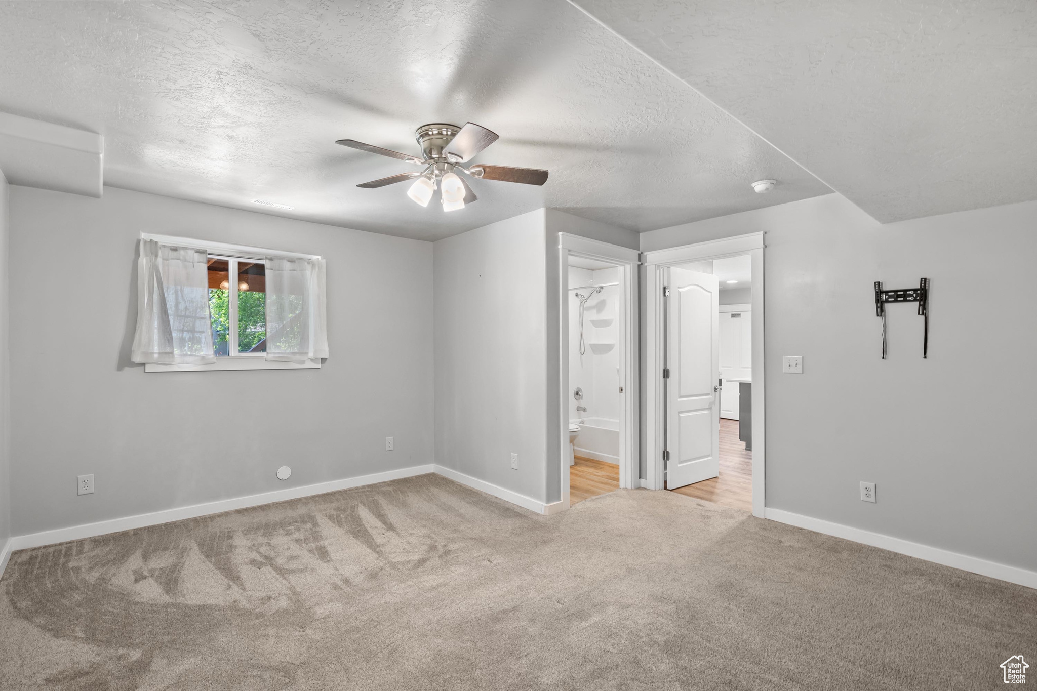 FOX CHASE - Residential