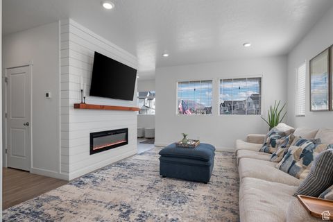 Tiny photo for 453 N NORTHSHORE DR, Saratoga Springs, UT 84045 (MLS # 2117813)
