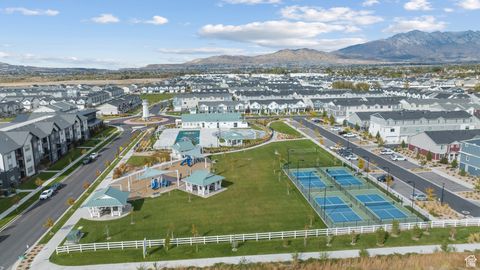 Tiny photo for 453 N NORTHSHORE DR, Saratoga Springs, UT 84045 (MLS # 2117813)