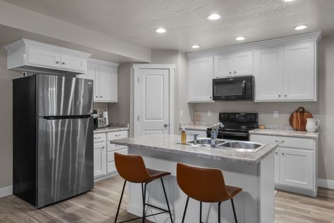 Tiny photo for 906 N APPLE SEED LN, Santaquin, UT 84655 (MLS # 2150386)