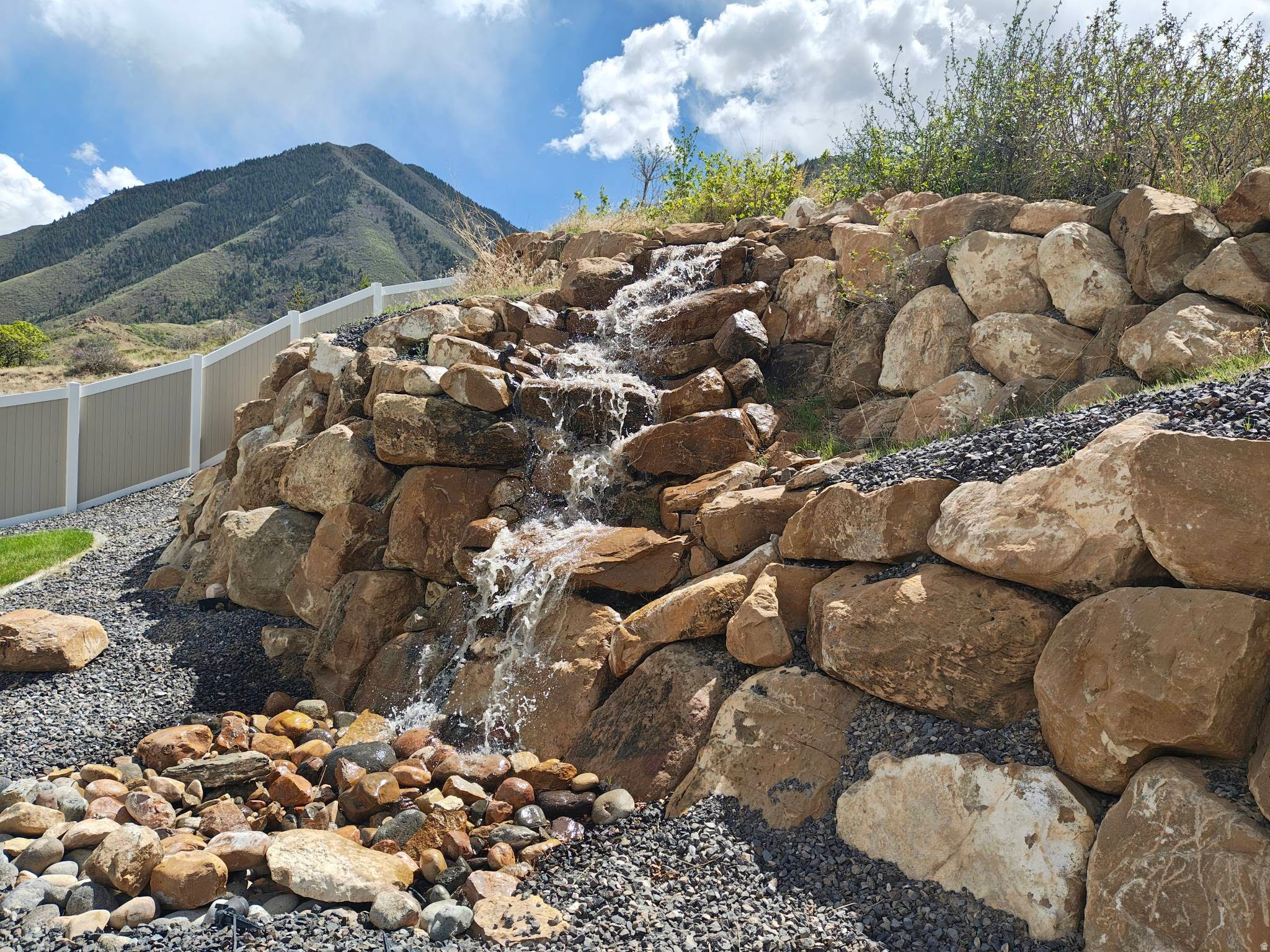 OAKRIDGE COVE - Residential