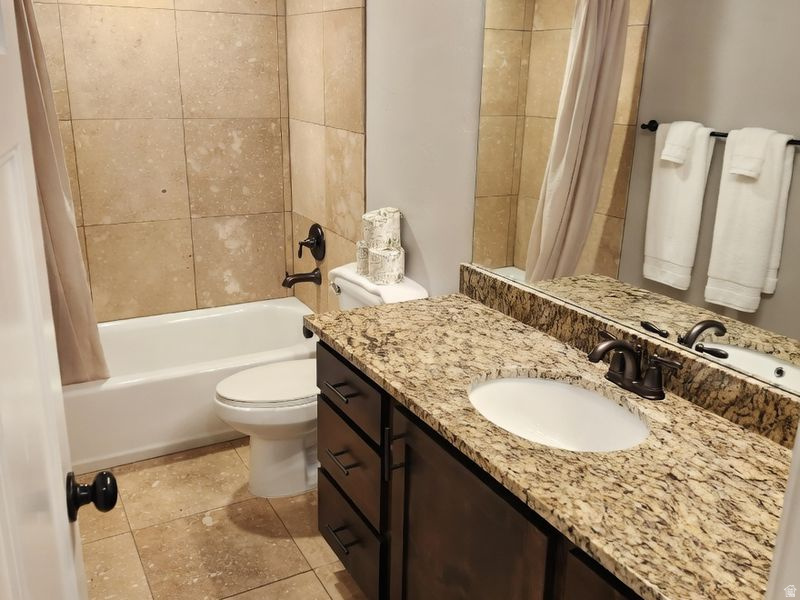 OAKRIDGE COVE - Residential