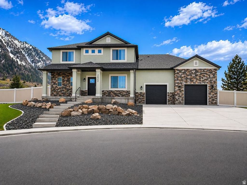 Photo of 2622 OAKRIDGE DR, Spanish Fork, UT 84660 (MLS # 2149886)