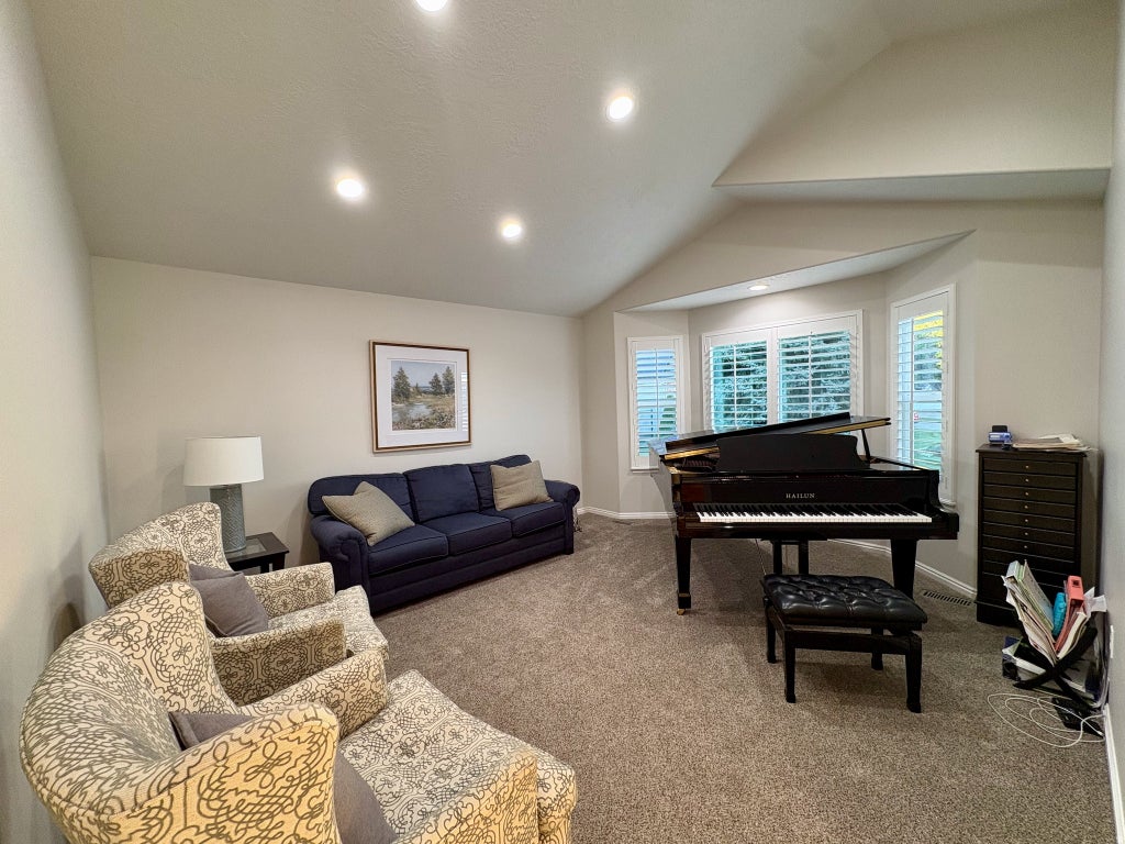 Photo of 9845 N 6130 W, Highland, UT 84003 (MLS # 2186097)