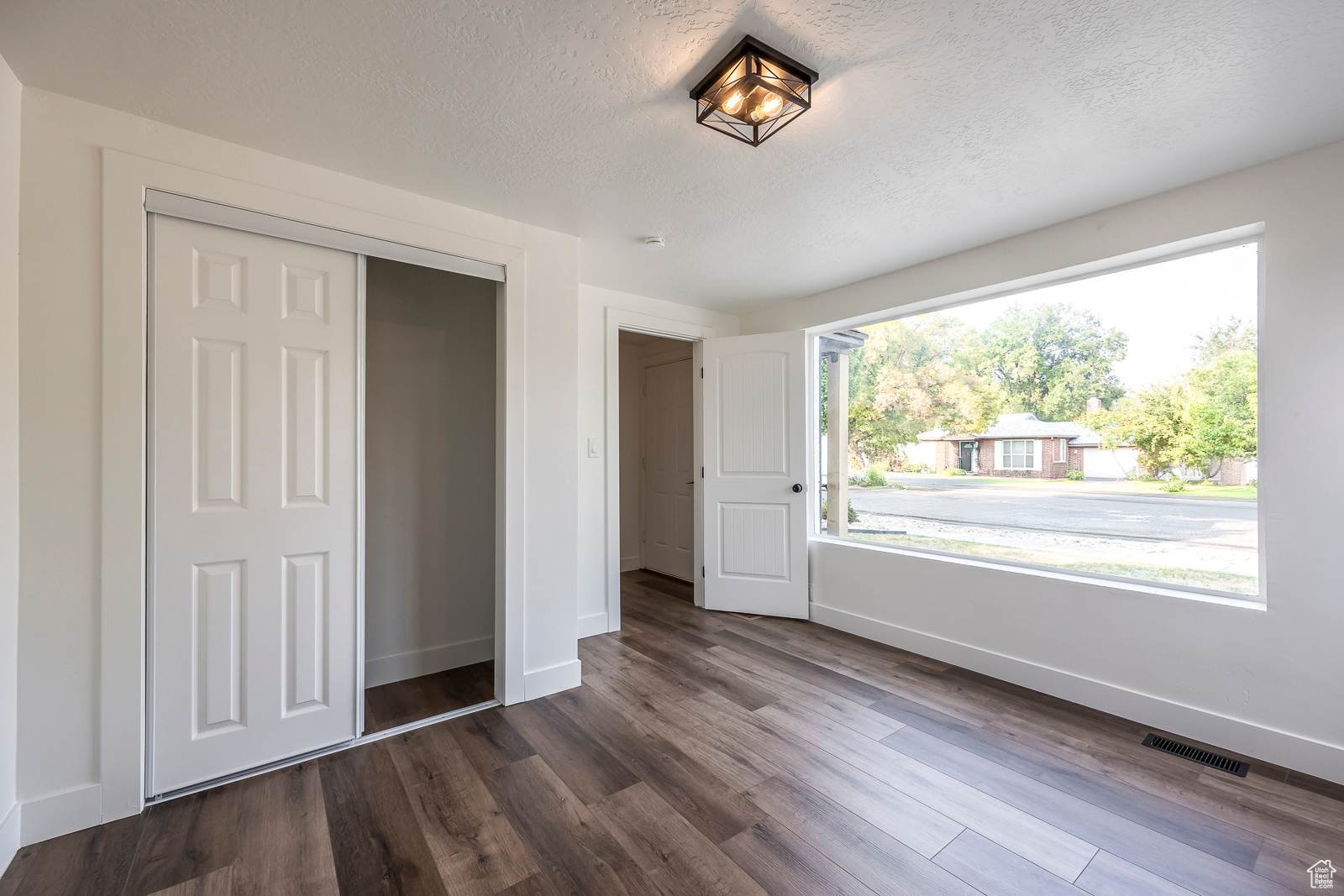 GLENDALE GARDENS - Residential