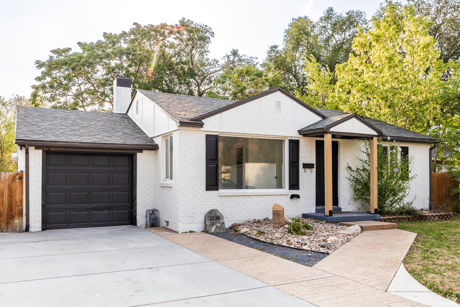 GLENDALE GARDENS - Residential