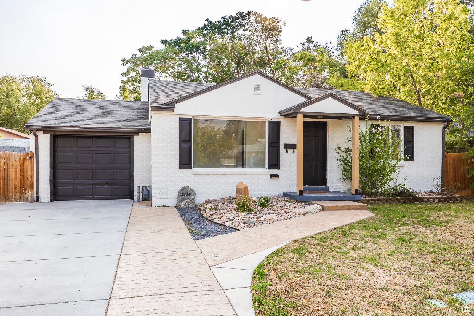 GLENDALE GARDENS - Residential