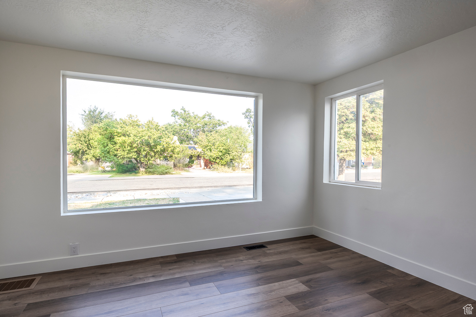 GLENDALE GARDENS - Residential