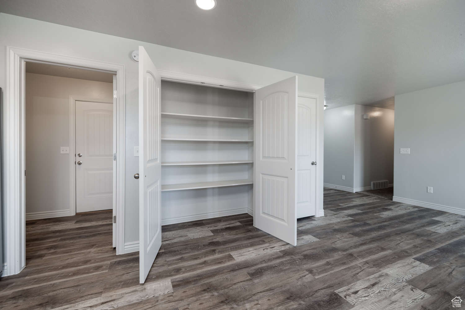 BALLARD ESTATES - Residential