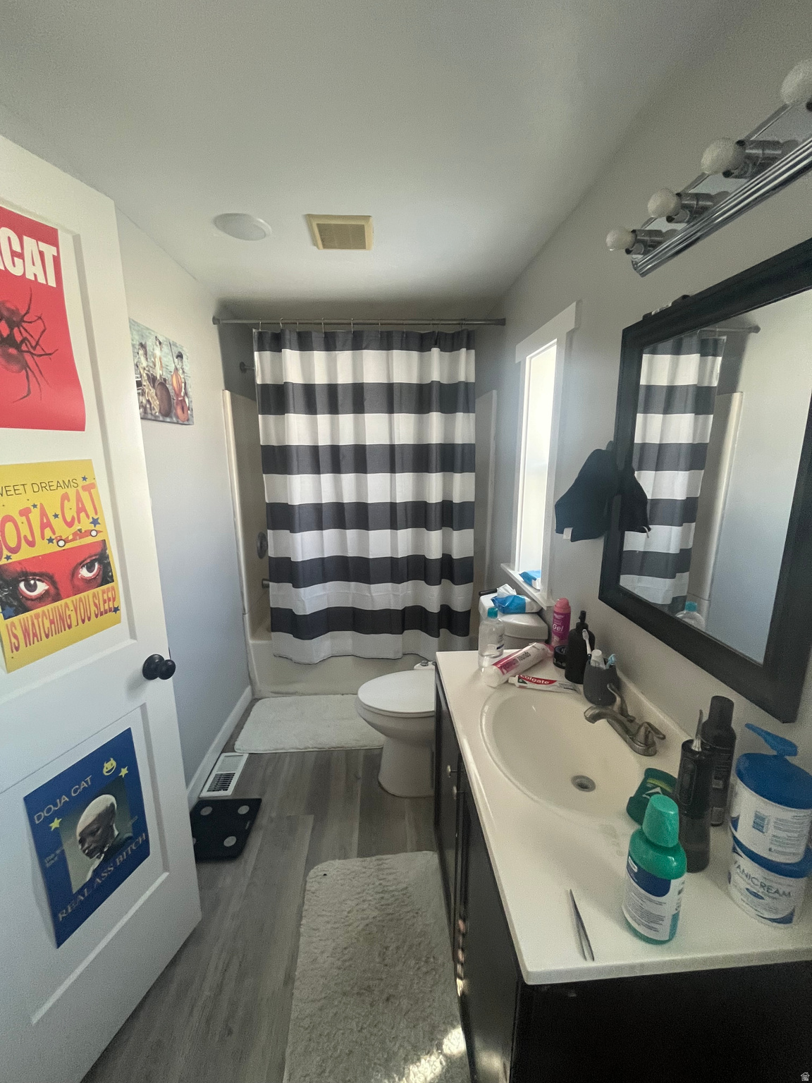 PALATIAL LIVING - Residential